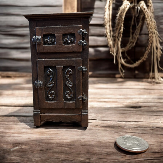 Miniature Ice Chest (1:12 Scale)